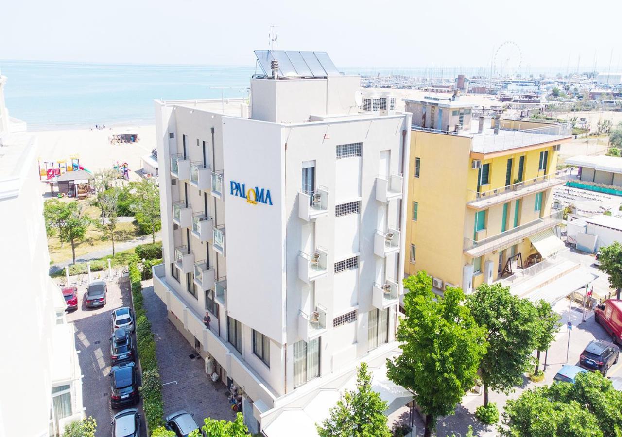 Hotel Paloma Beach Front Chiringuitos Time Римини Екстериор снимка